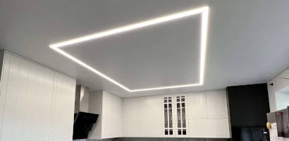 Satynowy sufit napinany